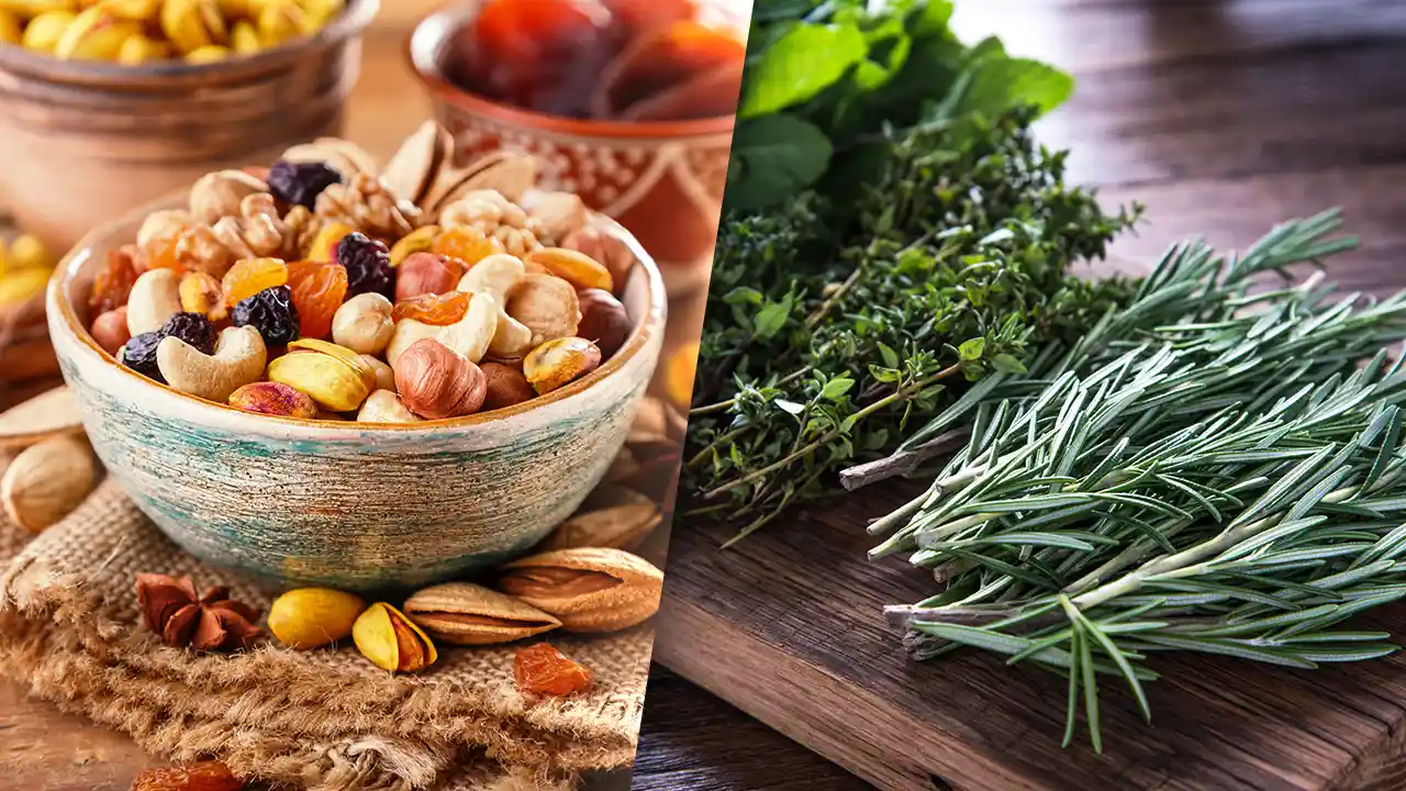 Fructe deshidratate și ierburi aromatice, amestec natural plin de gust și beneficii